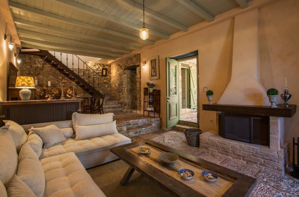Kyparissia Old Town Lodge With Amazing Sea View 外观 照片